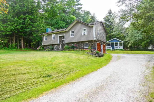 232 Meadow LN, West Rutland, VT 05777