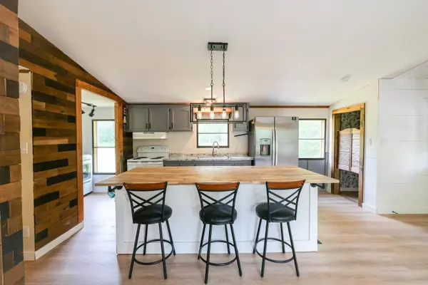 643 Parker RD, Pittsford, VT 05763