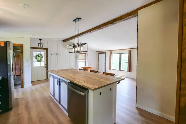 643 Parker RD, Pittsford, VT 05763