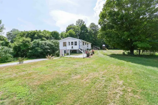 643 Parker RD, Pittsford, VT 05763