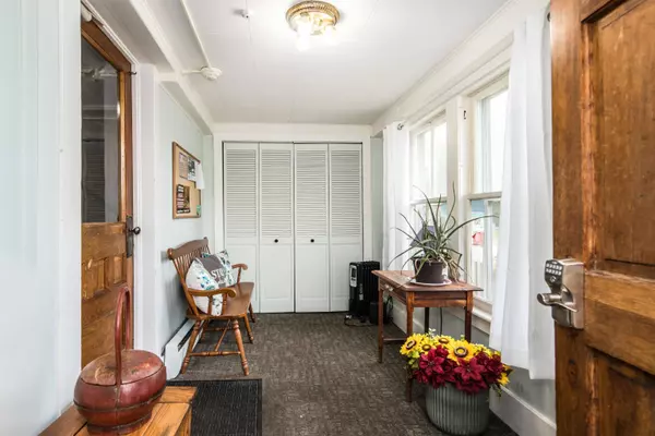 78 Cream Hill RD, Mendon, VT 05701