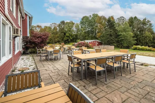 78 Cream Hill RD, Mendon, VT 05701