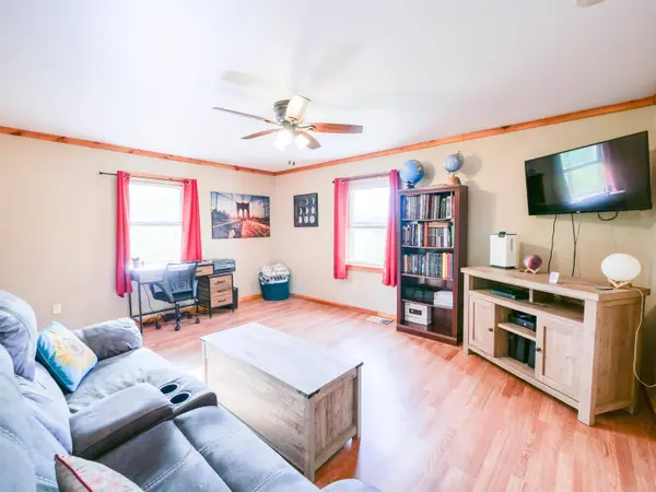20 Perch Pond RD, Benson, VT 05743