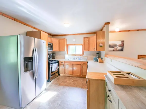 20 Perch Pond RD, Benson, VT 05743