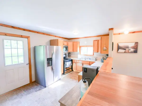 20 Perch Pond RD, Benson, VT 05743
