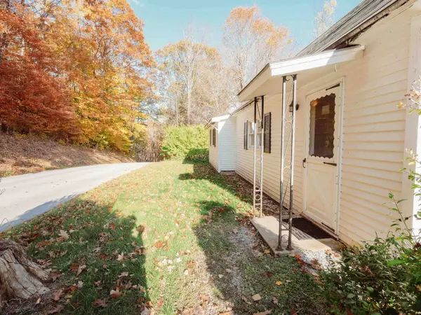1646 Plains RD, Pittsford, VT 05763
