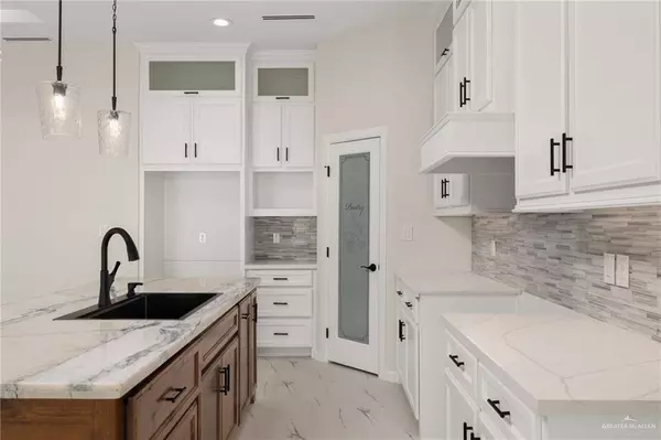 3901 La Paloma DR, San Juan, TX 78589