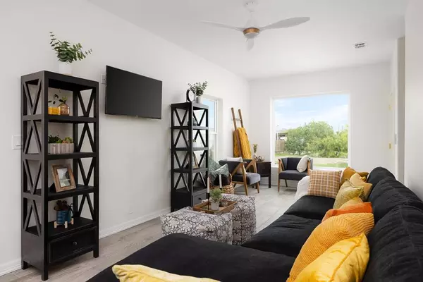 1009 Bass Ave, Port Isabel, TX 78578