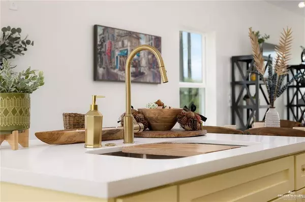 1009 Bass AVE, Port Isabel, TX 78578