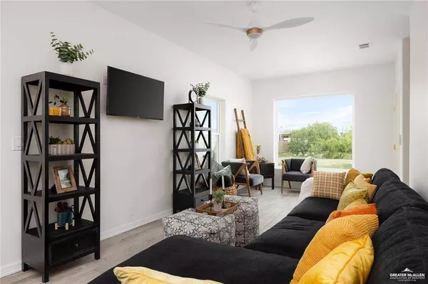 1009 Bass AVE #1, Port Isabel, TX 78578