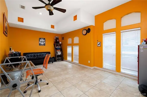 806 W Solar DR, Mission, TX 78574