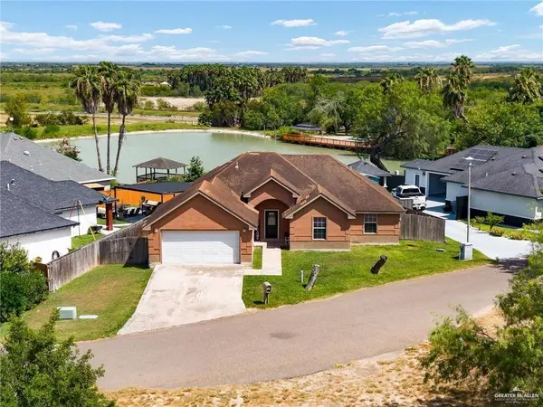 1203 Harbor LN