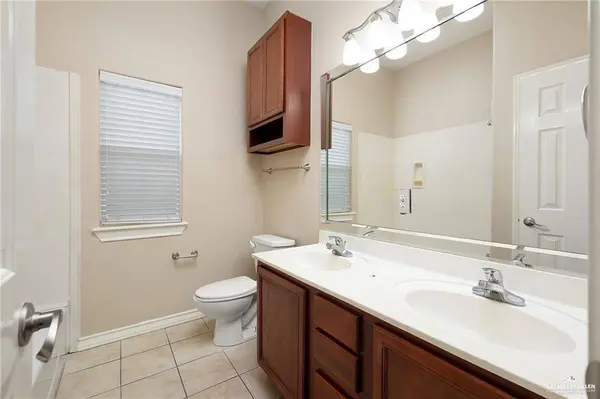 614 S Excalibur ST, Edinburg, TX 78539