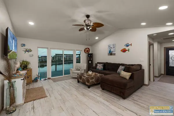 1471 Harbor Island Dr., Port Isabel, TX 78578