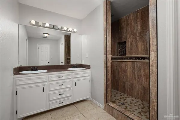 2218 Morning LN, Mission, TX 78572