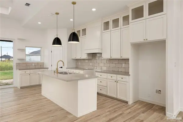 215 Barcelona DR, Donna, TX 78537