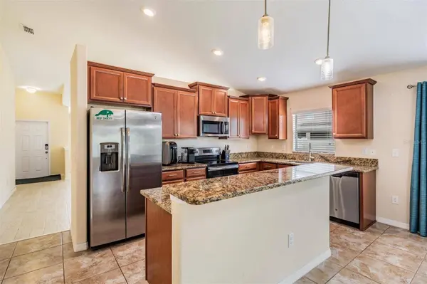 2406 NIGHTHAWK LANDING CT, Ruskin, FL 33570