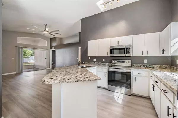 118 WINSTON MANOR CIR, Seffner, FL 33584