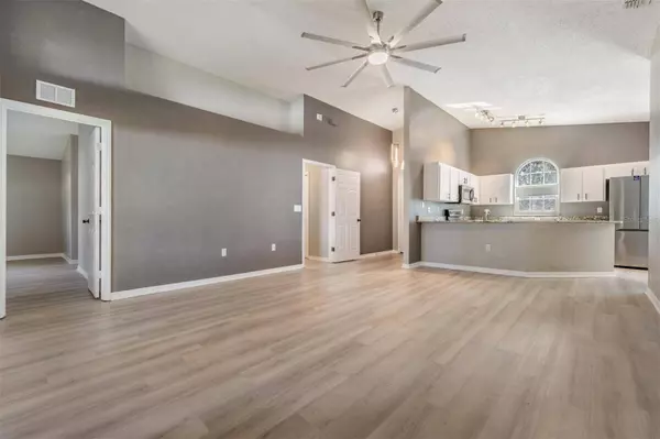 118 WINSTON MANOR CIR, Seffner, FL 33584