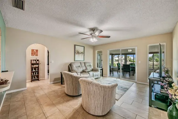 381 CLUB MANOR DR, Sun City Center, FL 33573