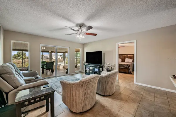 381 CLUB MANOR DR, Sun City Center, FL 33573