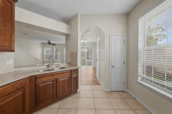 6754 EAGLE FEATHER DR, Riverview, FL 33578