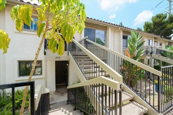 245 Fairlee, Encinitas, CA 92024