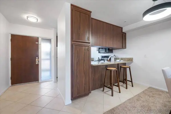 881 Thomas #26, San Diego, CA 92109