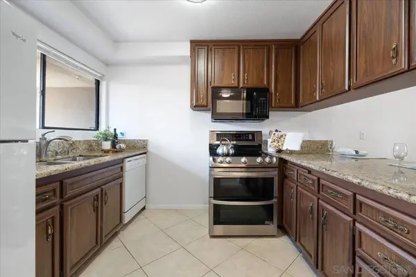 881 Thomas #26, San Diego, CA 92109