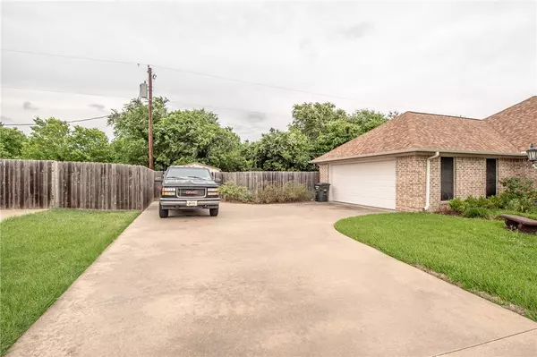 111 April ST, Caldwell, TX 77836