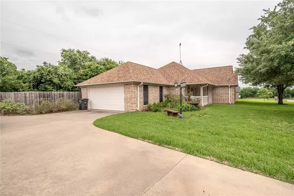 111 April ST, Caldwell, TX 77836