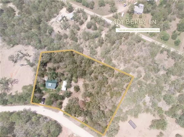 401 Berry LN, Somerville, TX 77879