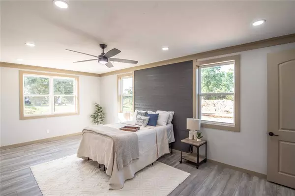 103 Whispering Oaks, Somerville, TX 77879