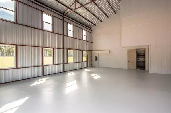 103 Whispering Oaks, Somerville, TX 77879