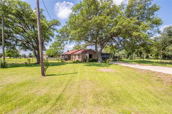 3301 Luza LN, Bryan, TX 77807