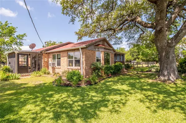 3301 Luza LN, Bryan, TX 77807