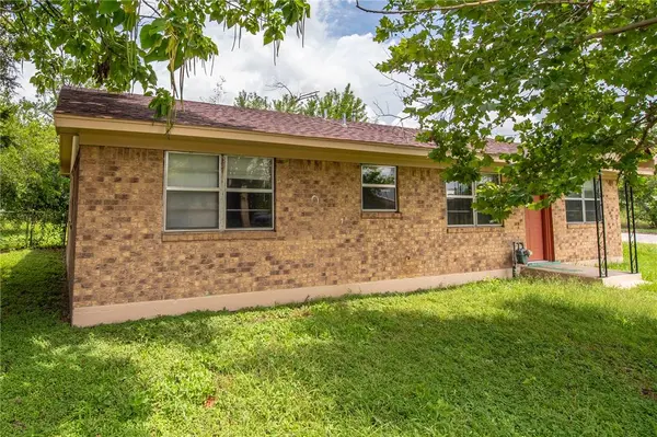 601 Martin Luther King, Cameron, TX 76520