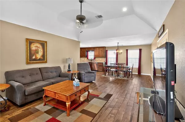 409 Ripple Creek, Somerville, TX 77879