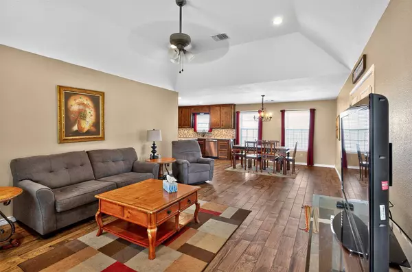 409 Ripple Creek LN, Somerville, TX 77879