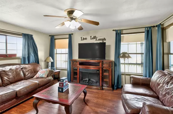 702 Birch Hollow DR, Somerville, TX 77879