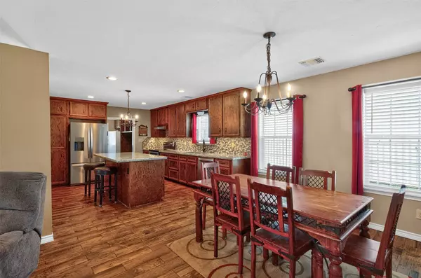 409 Ripple Creek LN, Somerville, TX 77879