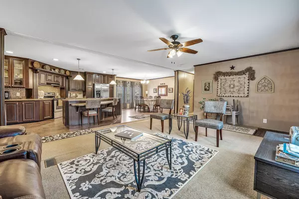 437 Barbara LN, Somerville, TX 77879