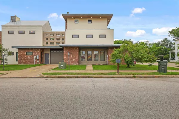 213 N Houston Ave, Bryan, TX 77803