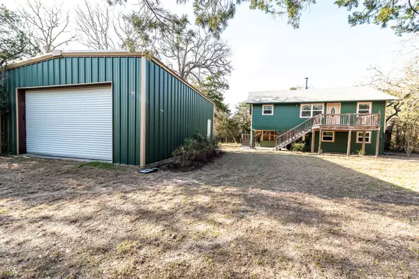 9506 Sommerville TER, Burton, TX 77835
