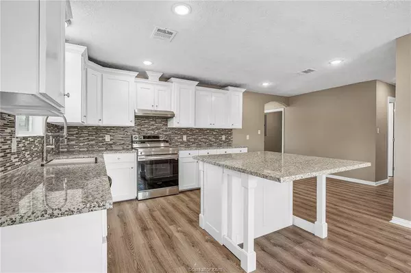 508 N Oneal ST, Caldwell, TX 77836