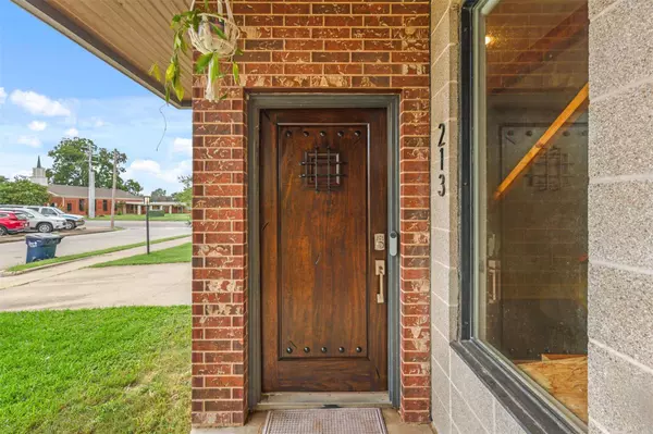 213 N Houston Ave, Bryan, TX 77803