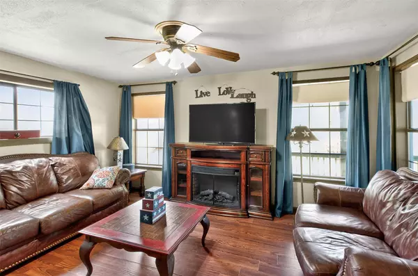 702 Birch Hollow DR, Somerville, TX 77879