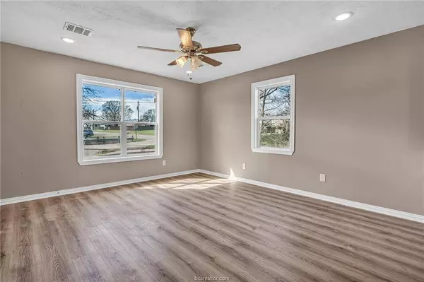 508 N Oneal ST, Caldwell, TX 77836