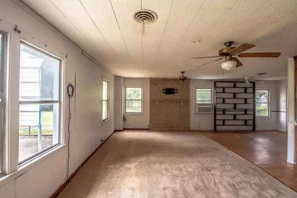 530 Sierra DR, Rockdale, TX 76576