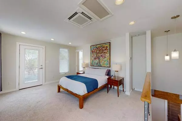 213 N Houston Ave, Bryan, TX 77803